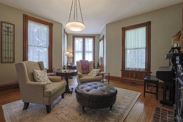 22 Burns Avenue, Wyoming, OH 45215