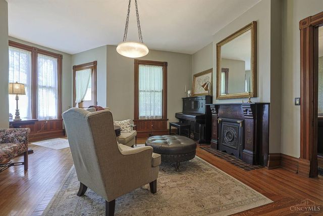 22 Burns Avenue, Wyoming, OH 45215