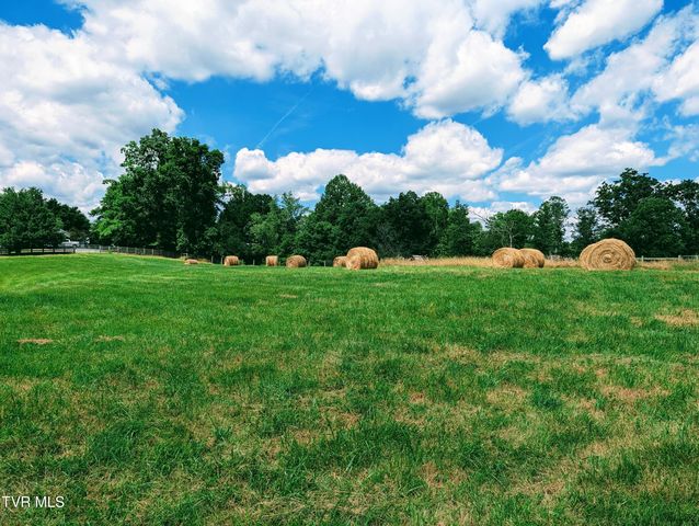 373 The Flats Drive, Clintwood, VA 24228