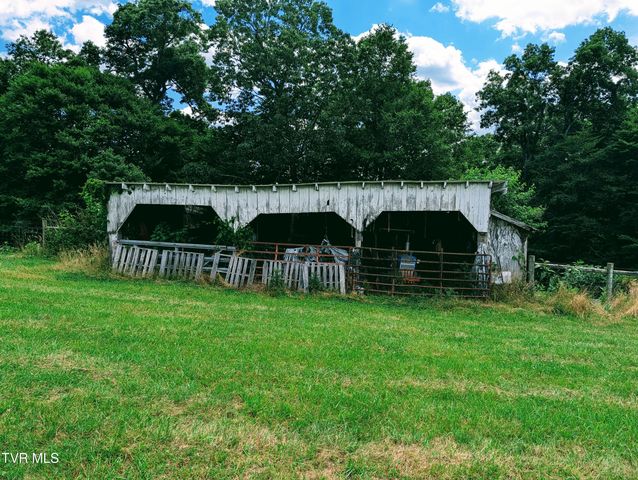 373 The Flats Drive, Clintwood, VA 24228