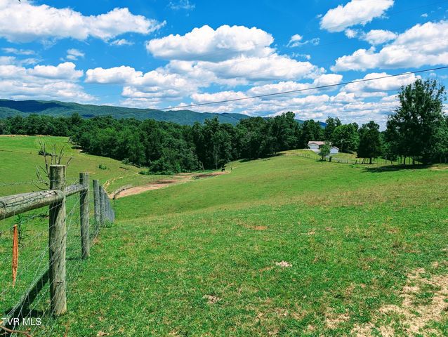 373 The Flats Drive, Clintwood, VA 24228