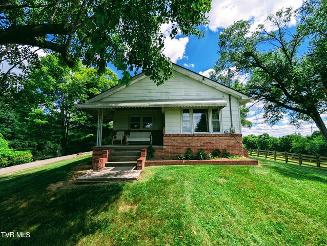 373 The Flats Drive, Clintwood, VA 24228
