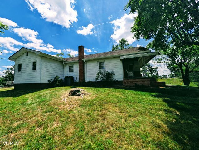 373 The Flats Drive, Clintwood, VA 24228