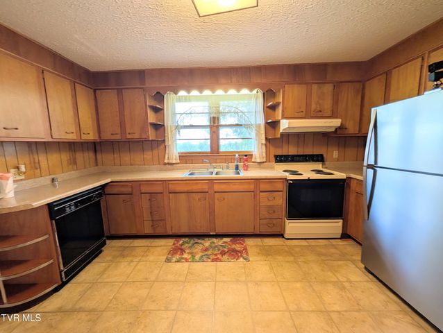 373 The Flats Drive, Clintwood, VA 24228