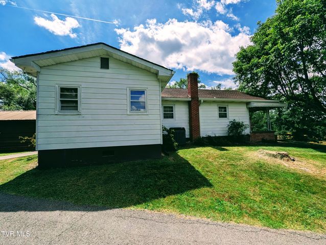 373 The Flats Drive, Clintwood, VA 24228