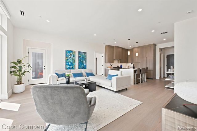 110 Austin Avenue 303, Royal Oak, MI 48067