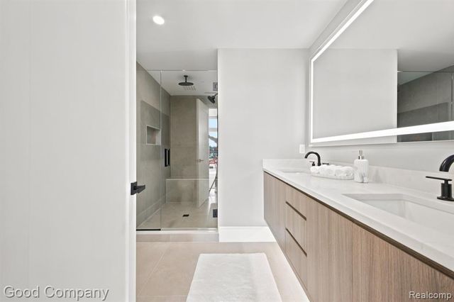110 Austin Avenue 303, Royal Oak, MI 48067