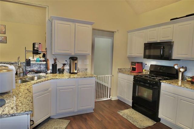 876 Ashton Oak Circle, Stone Mountain, GA 30083