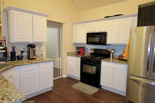 876 Ashton Oak Circle, Stone Mountain, GA 30083
