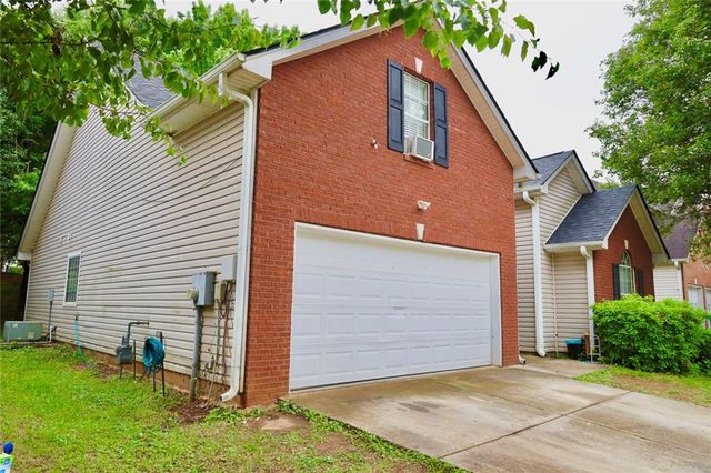 876 Ashton Oak Circle, Stone Mountain, GA 30083