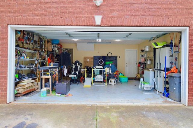 876 Ashton Oak Circle, Stone Mountain, GA 30083