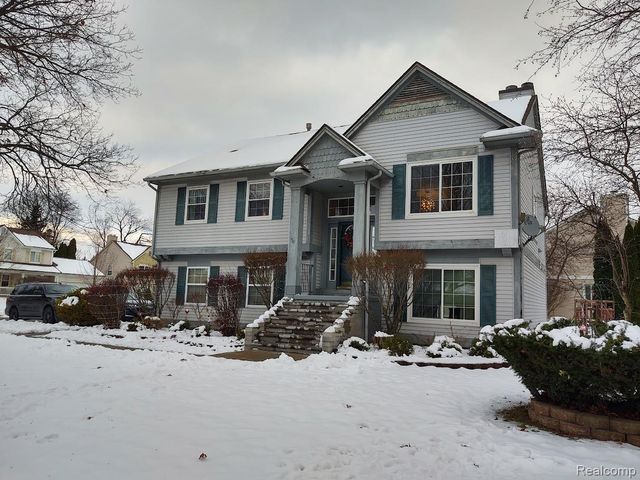 1432 Pond View Court, Wixom, MI 48393