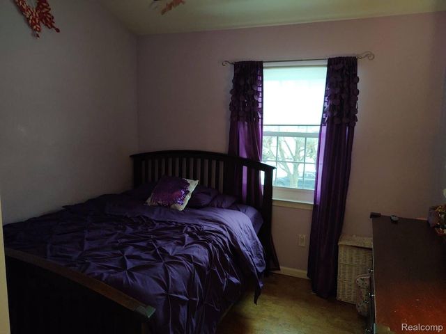 1432 Pond View Court, Wixom, MI 48393