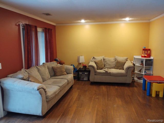 1432 Pond View Court, Wixom, MI 48393