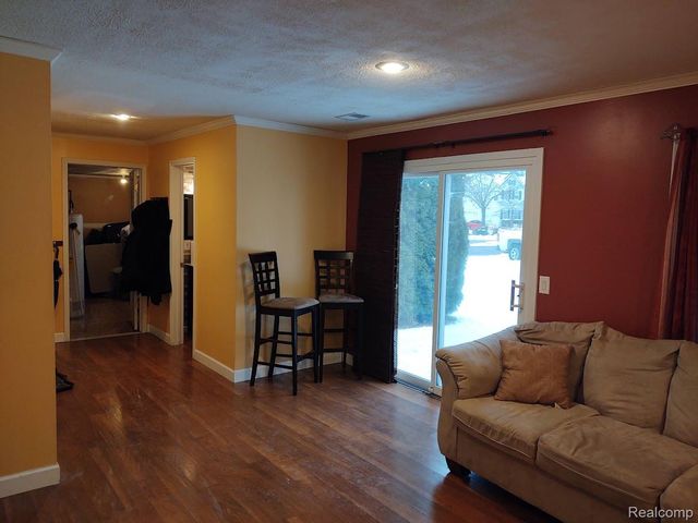 1432 Pond View Court, Wixom, MI 48393