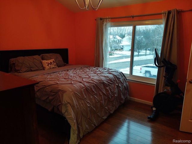 1432 Pond View Court, Wixom, MI 48393