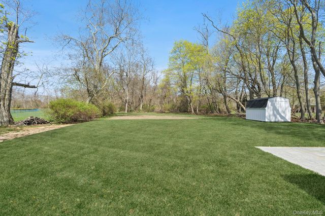 5075 Main Road, Laurel, NY 11948