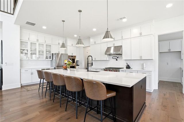 17105 River Overlook Drive, Roswell, GA 30075