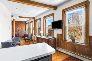 31 Snow Hill St 3, Boston, MA 02113