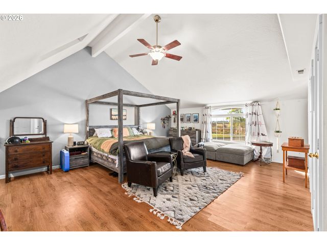 1898 IRON HORSE Rd, Eugene, OR 97402