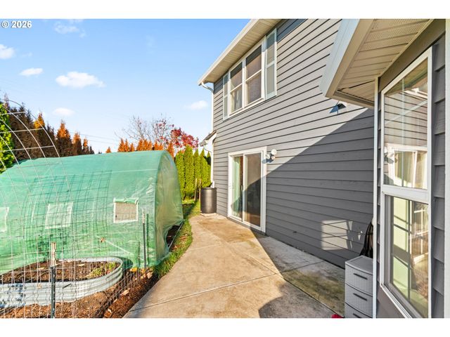 1898 IRON HORSE Rd, Eugene, OR 97402