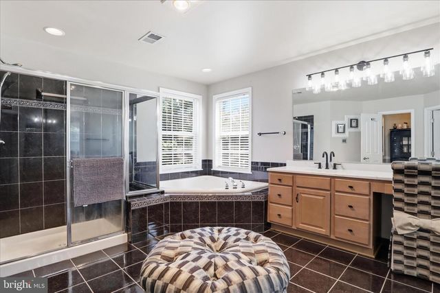 7689 PINEWILD RD, Seven Valleys, PA 17360