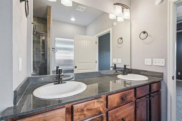 20644 Landmark Drive, Harrah, OK 73045