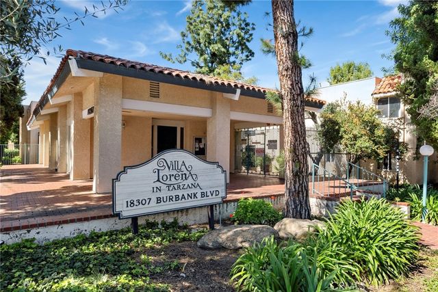 18307 Burbank 5, Tarzana, CA 91356