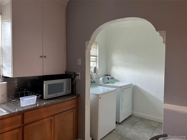 17566 Stoepel Street, Detroit, MI 48221