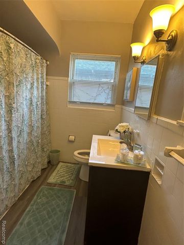 17566 Stoepel Street, Detroit, MI 48221