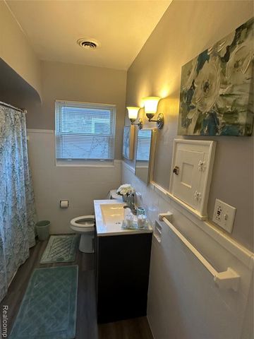 17566 Stoepel Street, Detroit, MI 48221