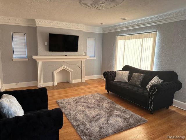 17566 Stoepel Street, Detroit, MI 48221