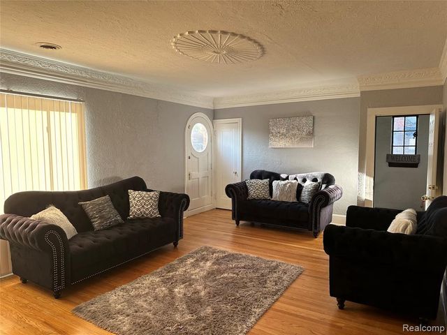 17566 Stoepel Street, Detroit, MI 48221