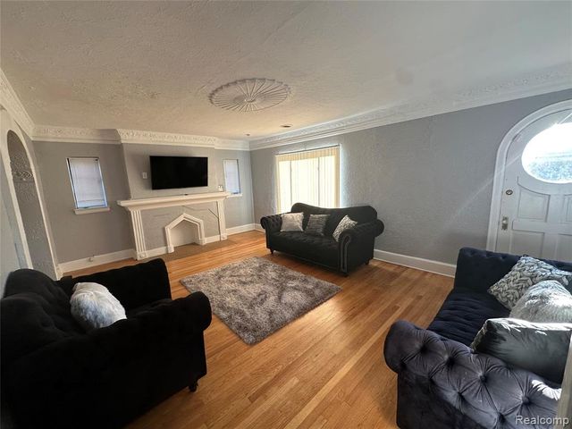 17566 Stoepel Street, Detroit, MI 48221