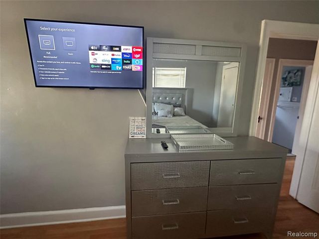 17566 Stoepel Street, Detroit, MI 48221