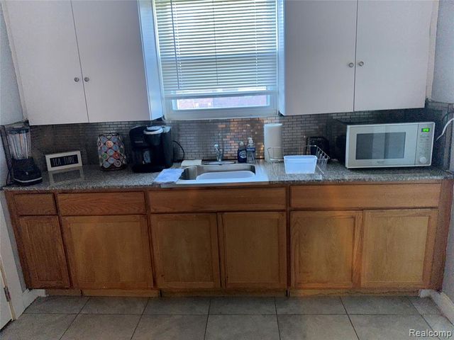 17566 Stoepel Street, Detroit, MI 48221