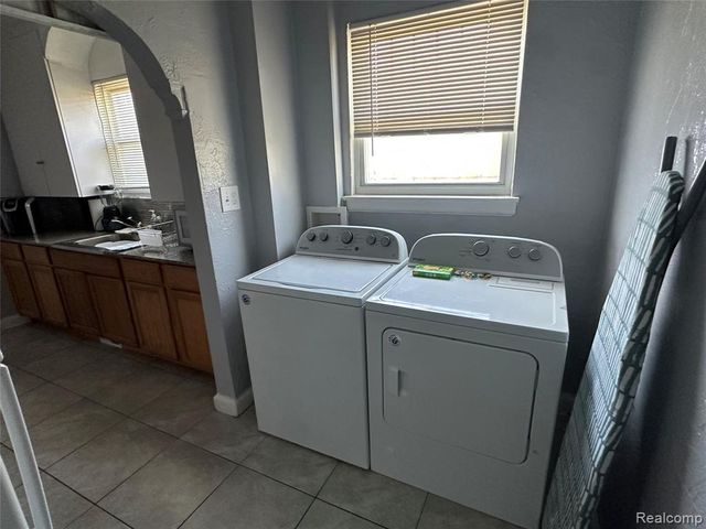 17566 Stoepel Street, Detroit, MI 48221