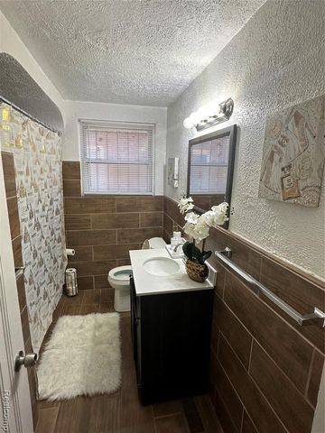 17566 Stoepel Street, Detroit, MI 48221