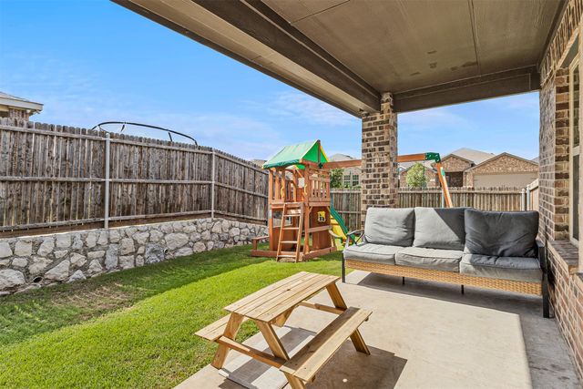 207 Dartmouth Avenue, Farmersville, TX 75442