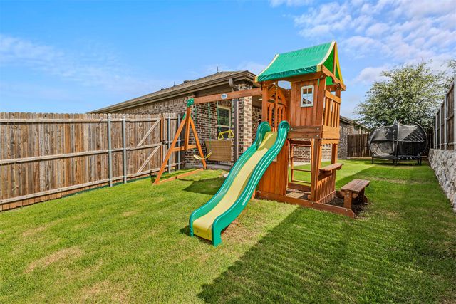 207 Dartmouth Avenue, Farmersville, TX 75442