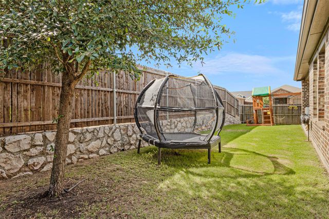 207 Dartmouth Avenue, Farmersville, TX 75442
