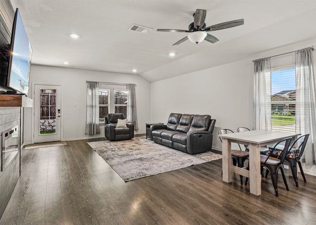 207 Dartmouth Avenue, Farmersville, TX 75442
