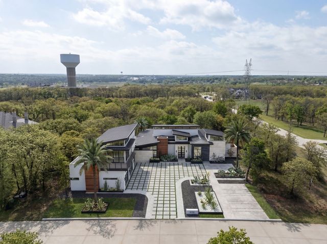 1028 Hat Creek Road, Bartonville, TX 76226