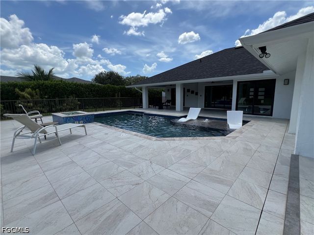 1919 Countess CT, Naples, FL 34110