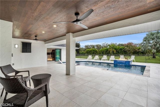 1919 Countess CT, Naples, FL 34110