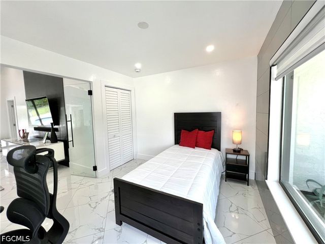 1919 Countess CT, Naples, FL 34110
