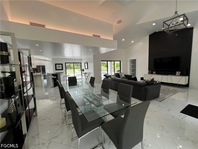 1919 Countess CT, Naples, FL 34110
