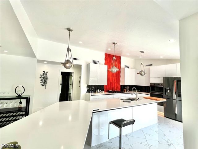 1919 Countess CT, Naples, FL 34110