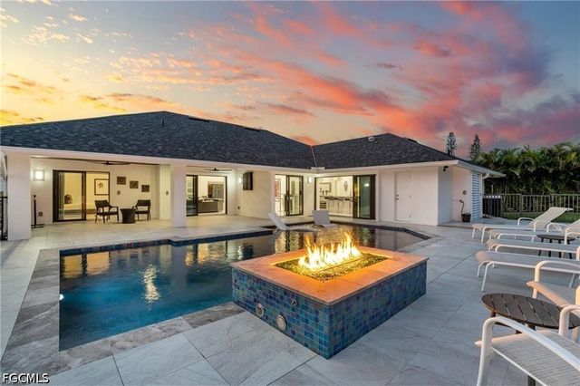 1919 Countess CT, Naples, FL 34110