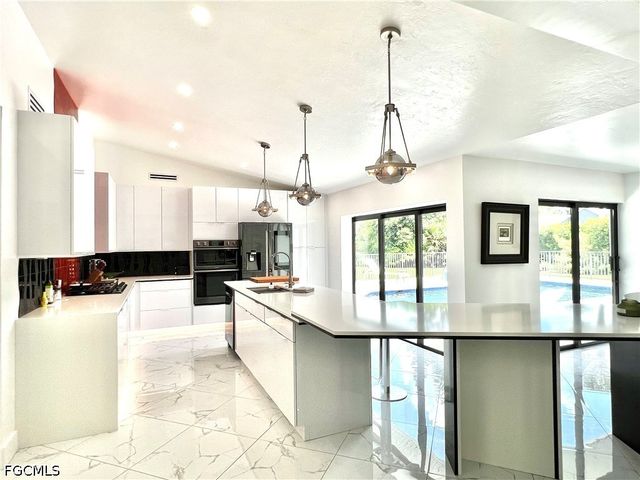 1919 Countess CT, Naples, FL 34110